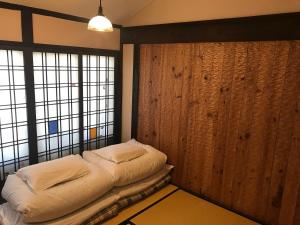 Roman Kan - Additional Property Details