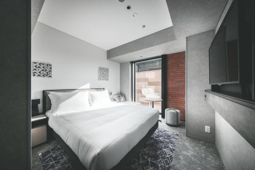 SAPPORO STREAM HOTEL - Room Amenities and Features