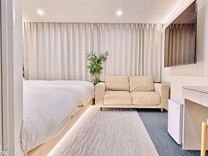 Shangye Super Luxury 4 People Among Dongjing Super Level Central Ybod Shangye Park 3 Minutes Train 1 Minute Super Luxurious Free Wifi Take the Forest to Blow the Wind - Additional Information
