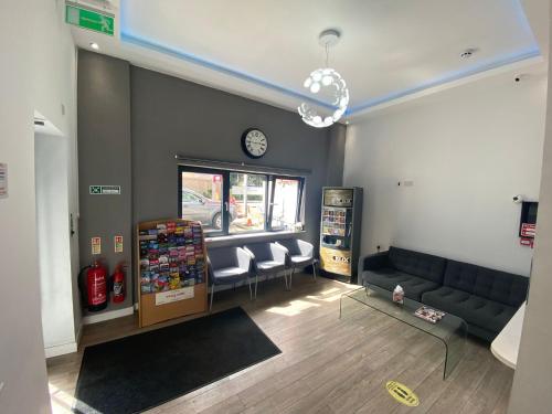 Sky Nights Hotel London Heathrow - Additional Features