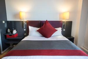 Sleeperz Hotel Newcastle - Questions About Staying Here