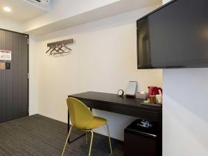 Smart Place Inn Kyoto Nijojo-mae Station - Accessibility and Transportation