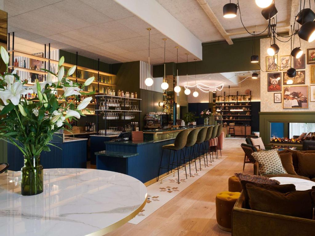 Square Lodge Hotel La Roche Sur Yon - Handwritten Collection - Tips for Your Stay