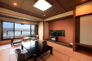 Suhaku - Nearby Attractions