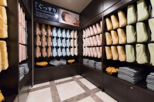Super Hotel Premier Tokyo Station Yaesu-Chuoguchi - Dining Options and Breakfast