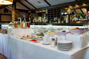 The Legacy Rose & Crown Hotel - Questions About Staying Here