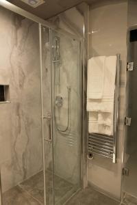 The Leonard Hotel - Worth The Stay