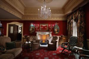 The Montague On The Gardens - Booking Information