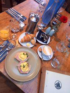 The Morecambe Hotel - Location and Accessibility