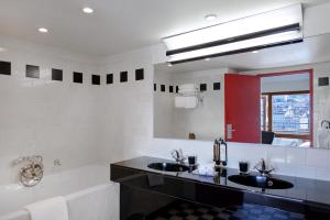 The Old Port Residence - Booking and Cancellation Details