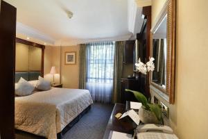 The Premier Notting Hill - Nearby Transportation Options
