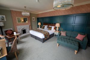 The Royal Inn by Chef & Brewer Collection - Nearby Attractions and Activities