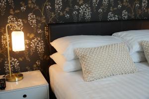 The Sandpiper Guest House - Questions About Staying Here