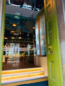 The Sir Thomas Hotel - Exploring the Surrounding Area