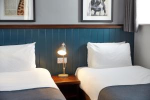 The Spyglass & Kettle by Greene King Inns - Questions About Staying Here