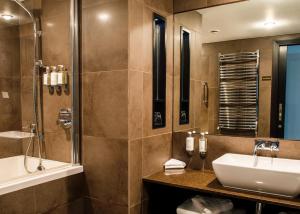 The Vincent Hotel - Questions About Staying Here
