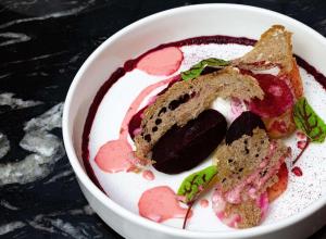 The Waldorf Hilton - Worth The Stay