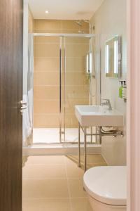 The Wesley Euston - Worth The Stay