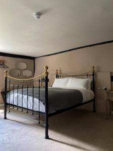 The Woolpack Hotel - Booking and Cancellation Policies