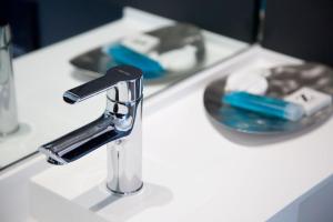 The Z Hotel Strand - Transportation and Accessibility