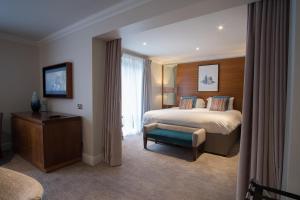 Thorpe Park Hotel and Spa - Questions About Staying Here
