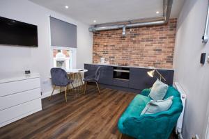 Three Cranes Serviced Apartments - Questions About Staying Here
