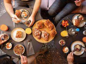 TRIBE Paris Batignolles - How To Book Your Stay