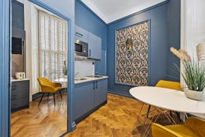 Vancouver Hotel and Studios - Worth The Stay