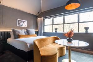 Velvet Hotel - Questions About Staying Here
