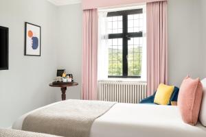 Voco Lythe Hill Hotel & Spa, an IHG Hotel - Questions About Staying Here