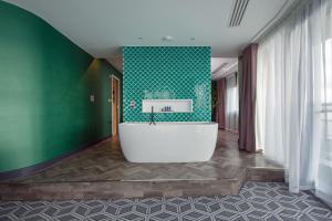 Waterfront Southport Hotel - Activities for Families