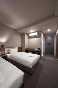 Welina Hotel Premier Shinsaibashi - Language Support and Security