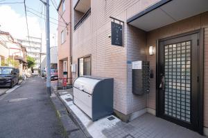 ZAITO Tokyo Luna Lane Inn, 5 Minutes Walk From Kameido Station - The Sum Up