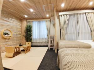 62 New Inn Central Shinjuku, 5 Mins to Station, Max 5P, Shinjuku Yoshikawa, Above the Onsen, Dairokudo, Aoyama-Dai, Yanagibashi - Local Dining Scene