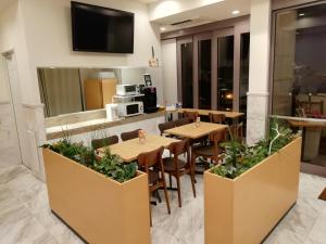 Akasaka Urban Hotel - Dining Options Nearby