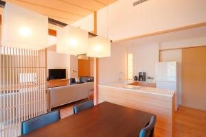 Aoi Suites at Nanzenji Modern & Traditional Japanese Style - Villa Amenities and Features