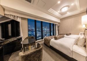 APA Hotel & Resort Osaka Umeda Eki Tower - Natural Spring Hot Tubs