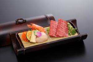 Arima Onsen Gekkoen Yugetsusanso Review - Nearby Attractions and Activities