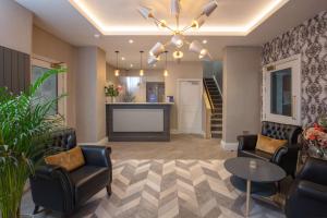 Best Western New Kent Hotel - Questions About Staying Here