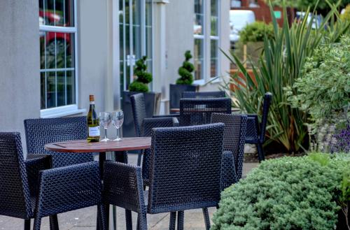 Best Western Premier Yew Lodge East Midlands Airport - Getting to the Hotel