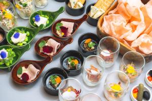 Cross Hotel Sapporo - Business and Corporate Services