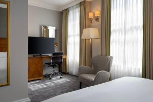 Delta Hotels by Marriott Birmingham - Questions About Staying Here