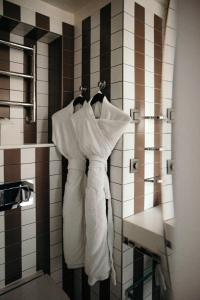 Eiffel Blomet Hotel - How To Book Your Stay