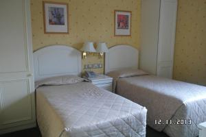 Elstead Hotel - Questions About Staying Here