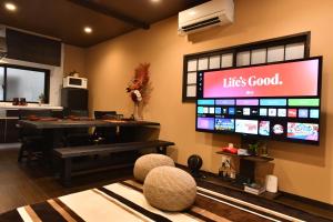 F, C, (H/F) 5 3 5 Wave Speed · Pole Shelter - Booking Information