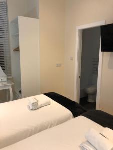 Happy Return Hotel - How to Book