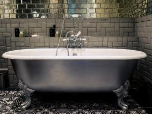 Hardwick Hall Hotel - Policies and Eligibility