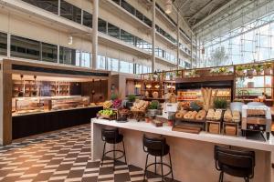 Hilton London Heathrow Airport - Questions About Staying Here
