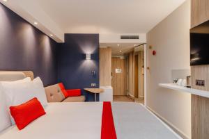Holiday Inn Express Liverpool - Central, an IHG Hotel - Questions About Staying Here