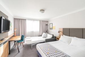 Holiday Inn Hemel Hempstead M1, Jct. 8, an IHG Hotel - Family-Friendly Features